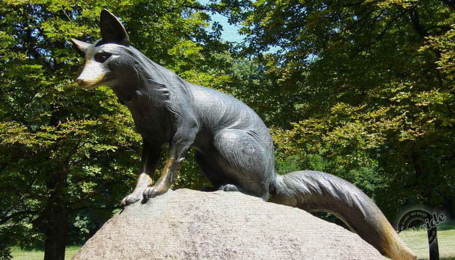 Památník lišky Bystroušky - Hukvaldy