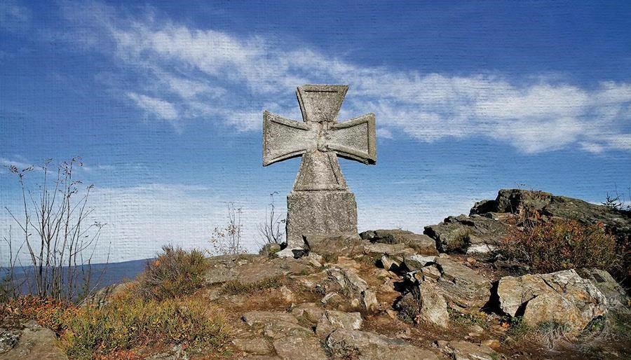 Kříž na Štěpánce - pomník německým vojákům