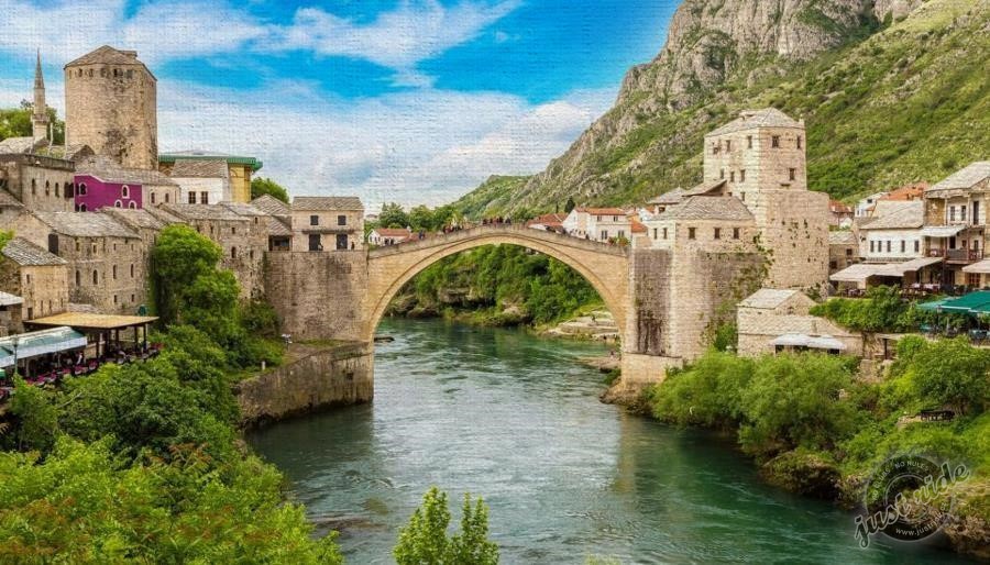 Mostar - starý most - Bosna a Hercegovina