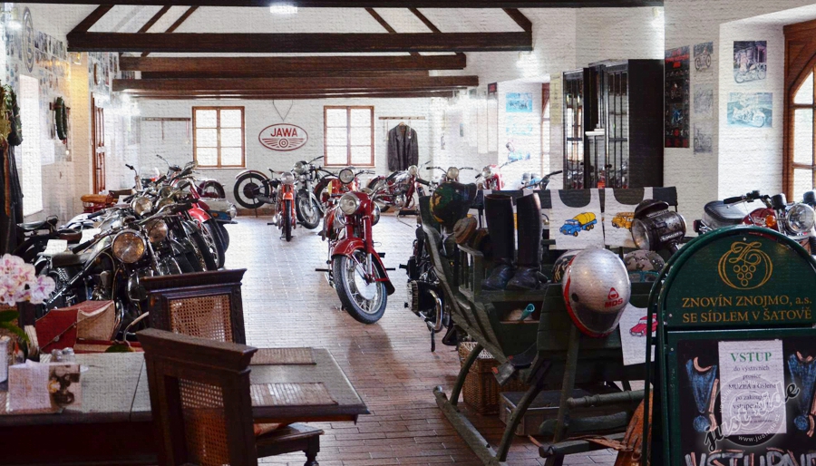 muzeum motocyklů a automobilová galerie
