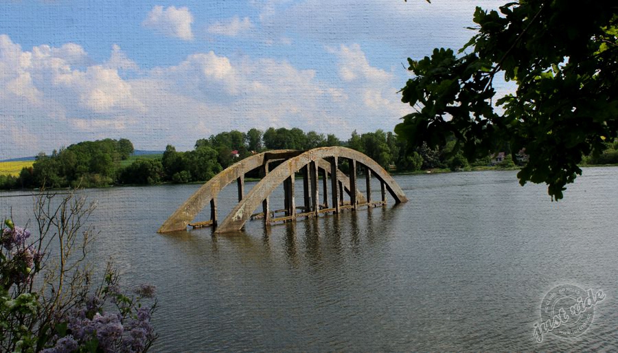 Nádrž Jesenice - zatopený most - tip na výlet v Karlovarském kraji