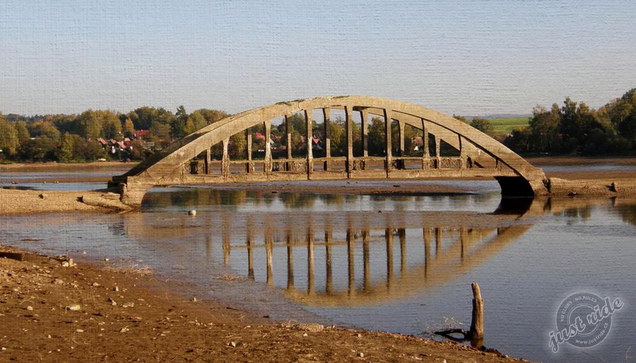 Nádrž Jesenice - zatopený most