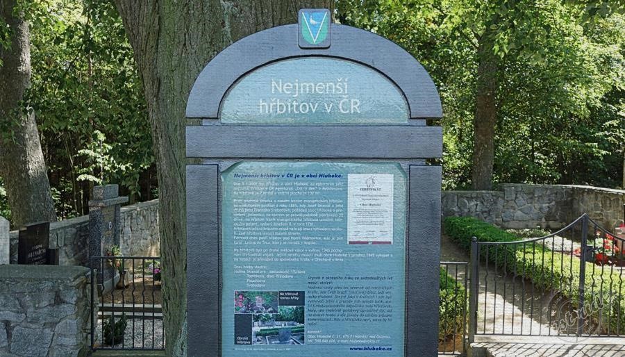 Nejmenší hřbitov v ČR, Hluboké