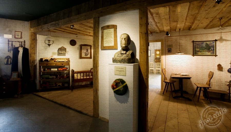 Rozhledna Maják a muzeum Járy Cimrmana
