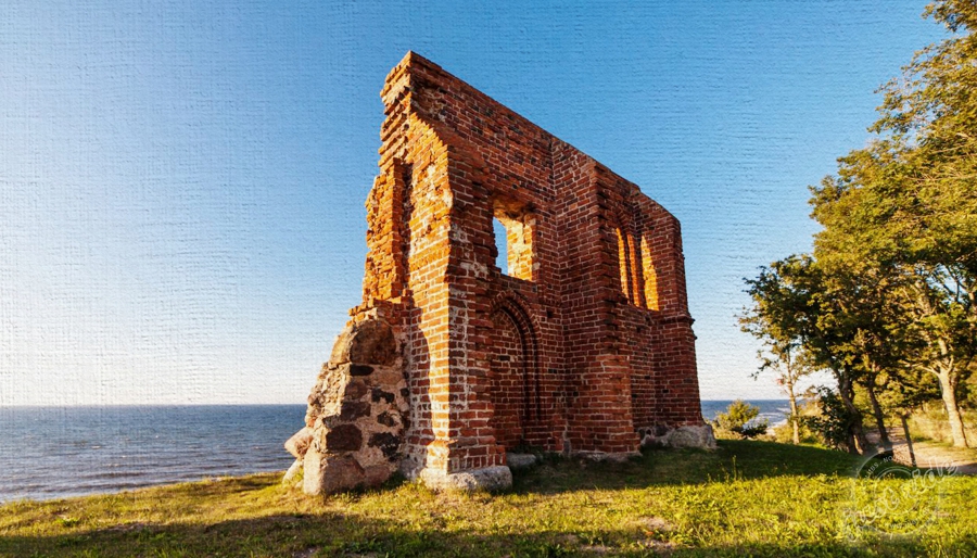 Ruiny kostela v Trzęsaczi - Polsko - tip na výlet