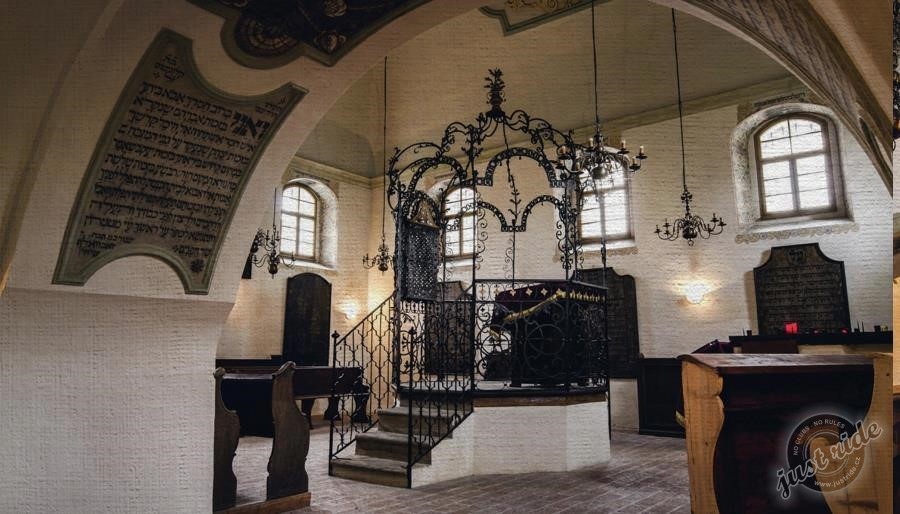  interiér Šachové synagogy - Holešov