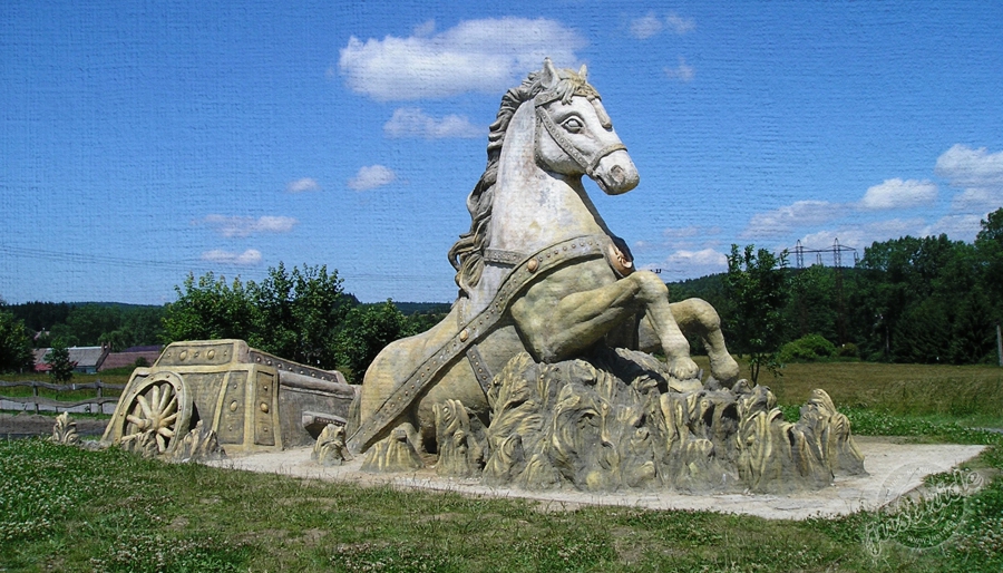 Kůň - socha Michala Olšiaka - tip na výlet na Vysočině