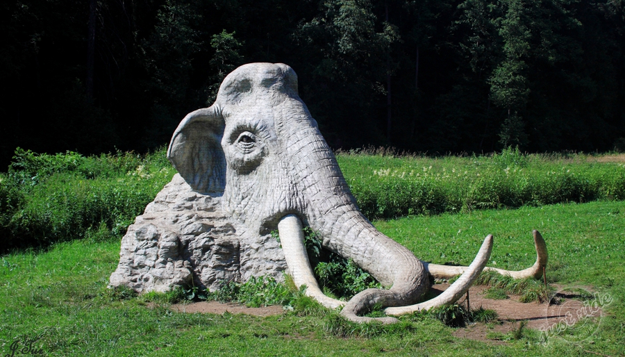 Mamut - socha Michala Olšiaka - tip na výlet na Vysočině