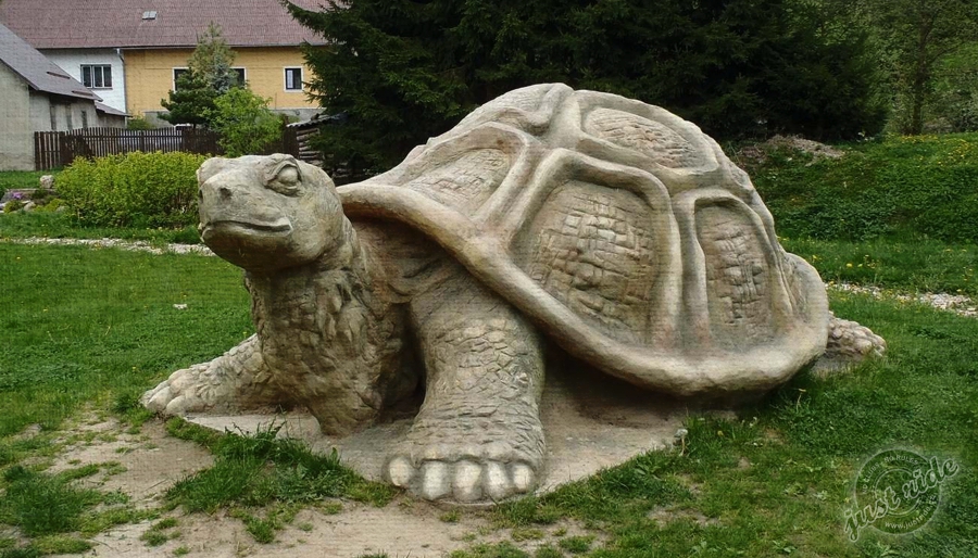 Želva - socha Michala Olšiaka - tip na výlet na Vysočině